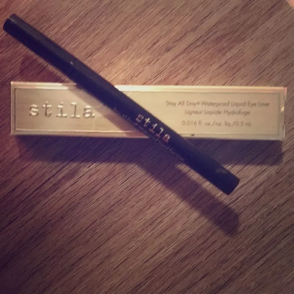 STILA  All Day Waterproof Liquid Liner
